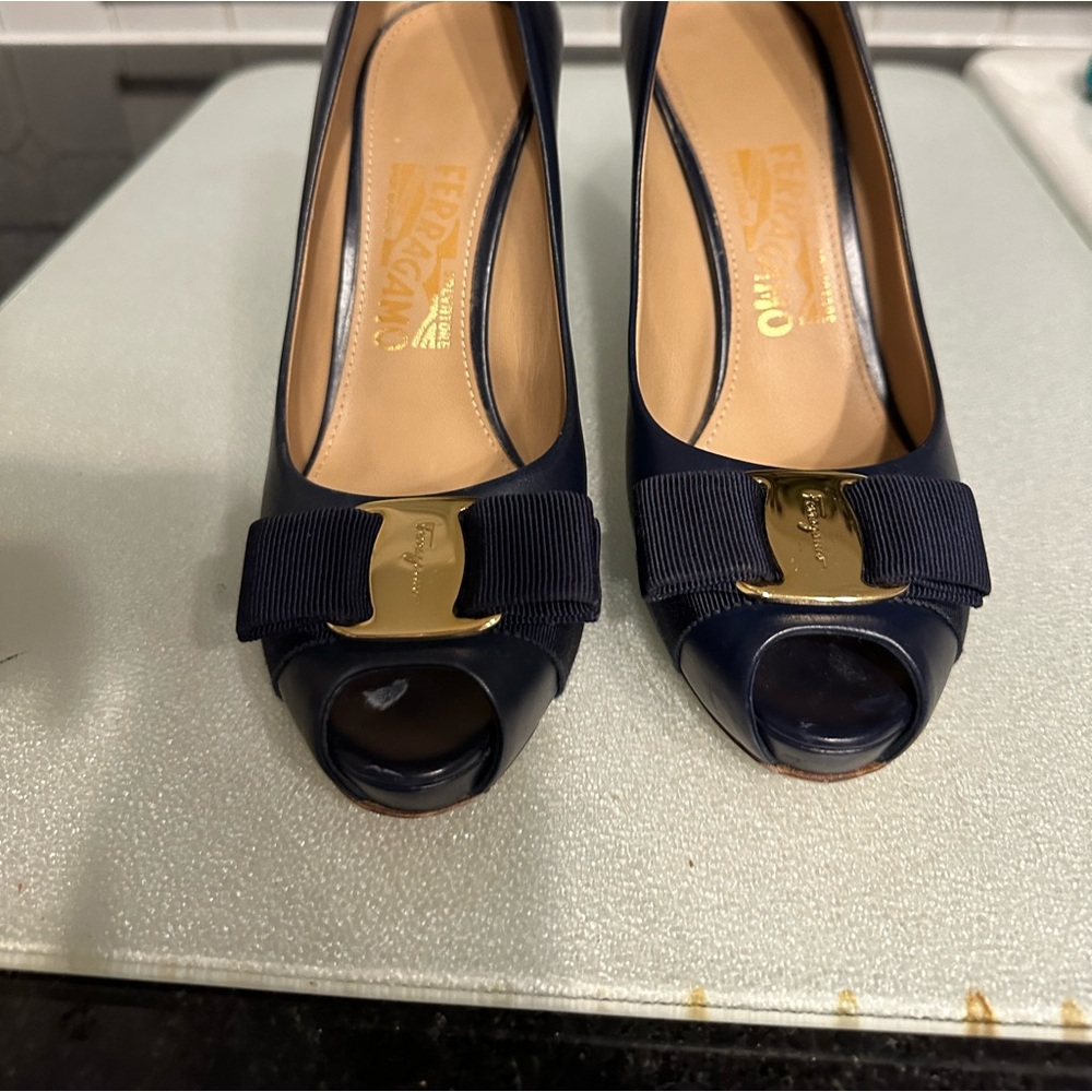 Navy Ferragmo platform shoe sz 7